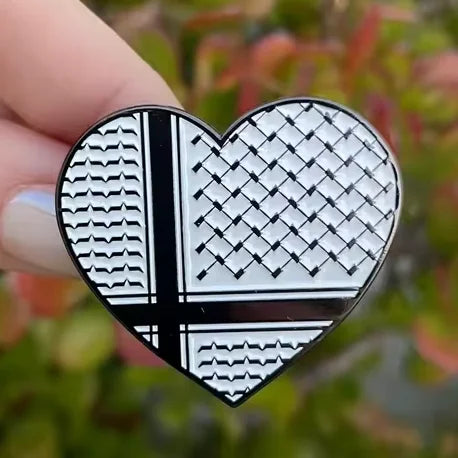Keffiyeh Heart-Shaped Badge Pin